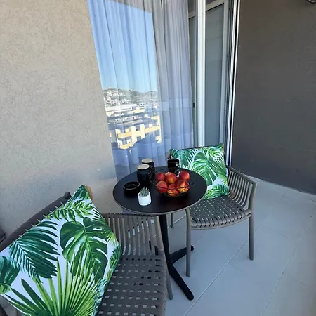 Wave Nest アパート