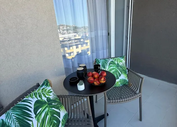 Wave Nest アパート